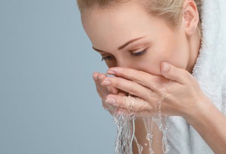 Which is the most effective Face wash for oily skin recommended by a Dermatologist?