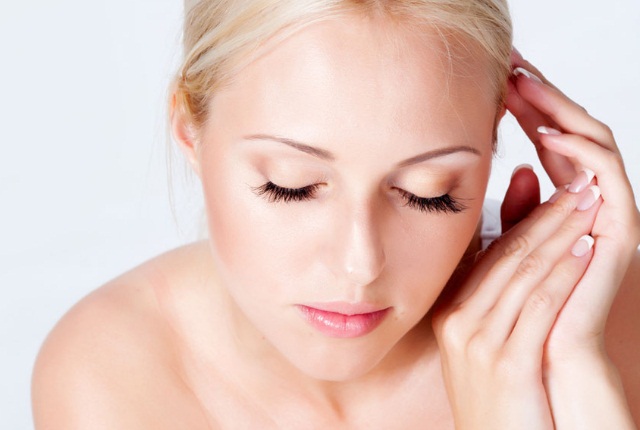 What is the importance of using a hand serum?